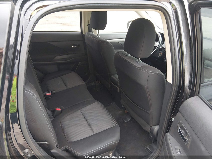 2016 MITSUBISHI OUTLANDER auction photo 8