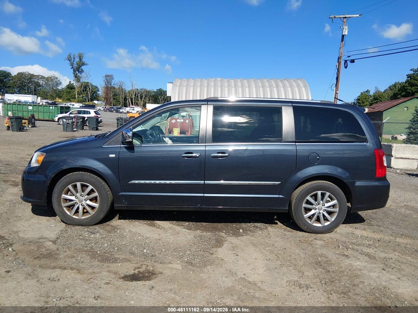 2014 CHRYSLER TOWN & COUNTRY TOURING-L 30TH ANNIVERSARY · Фото 14