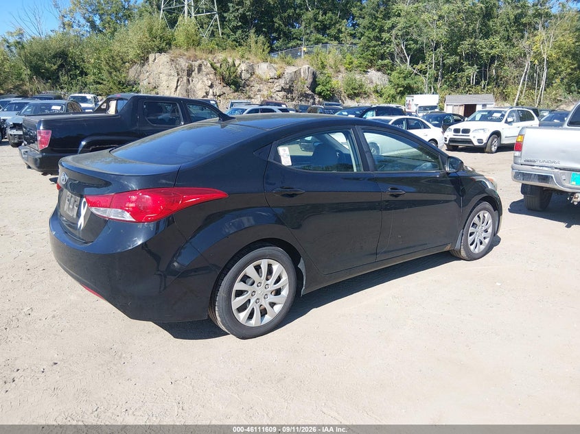 2013 HYUNDAI ELANTRA auction photo 4