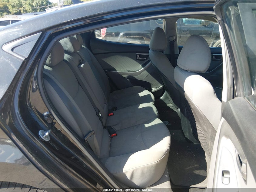 2013 HYUNDAI ELANTRA auction photo 8