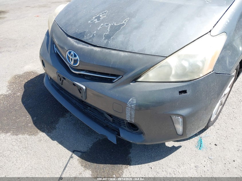 2013 TOYOTA PRIUS V auction photo 6