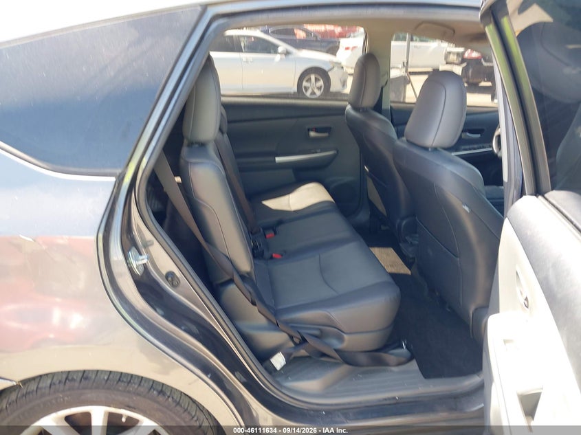 2013 TOYOTA PRIUS V auction photo 8