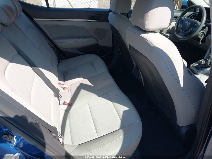 2017 HYUNDAI ELANTRA auction photo 8