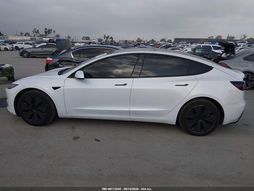 TESLA MODEL 3 - zdjęcie 14