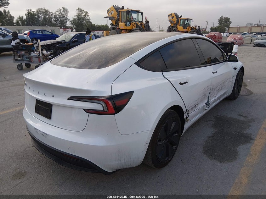 TESLA MODEL 3 - zdjęcie 4