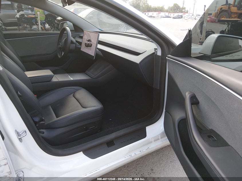 TESLA MODEL 3 - zdjęcie 5