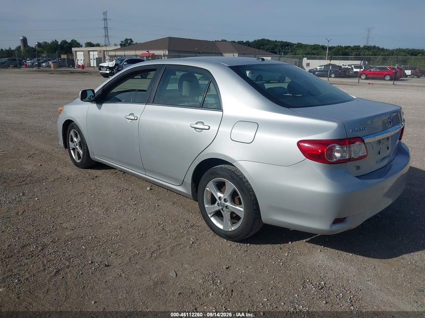 Vin: 2t1bu4ee7dc995817, lot: 46611976, toyota corolla le 20133
