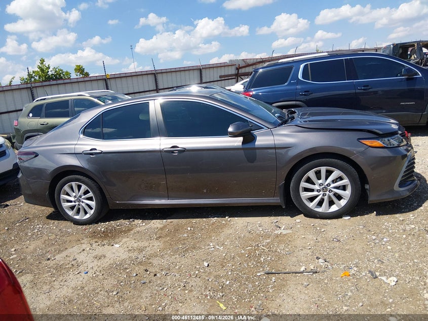 TOYOTA CAMRY - zdjęcie 13