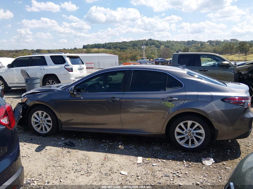 TOYOTA CAMRY - zdjęcie 14