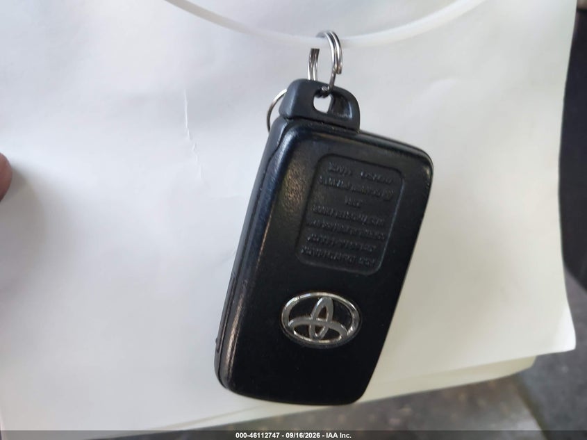 TOYOTA PRIUS - zdjęcie 11