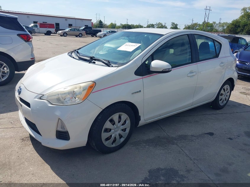 Vin: jtdkdtb33d1535331, lot: 46612913, toyota prius c one 20132