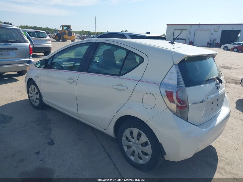 Vin: jtdkdtb33d1535331, lot: 46612913, toyota prius c one 20133