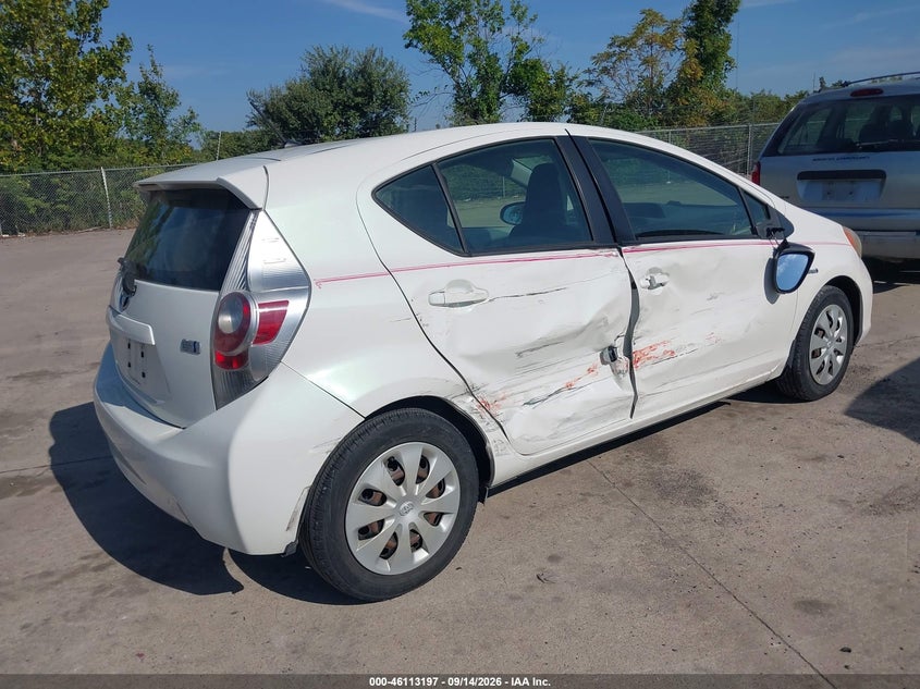 Vin: jtdkdtb33d1535331, lot: 46612913, toyota prius c one 20134