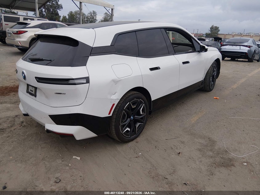 Vin: wb523cf01rcr64834, lot: 46612964, bmw ix xdrive50 20244
