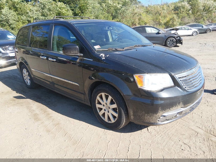 2015 CHRYSLER TOWN & COUNTRY auction photo 1