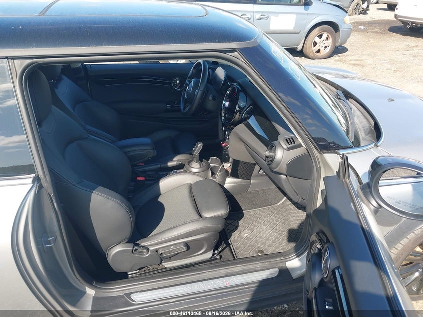 2023 MINI HARDTOP COOPER S · Photo 5