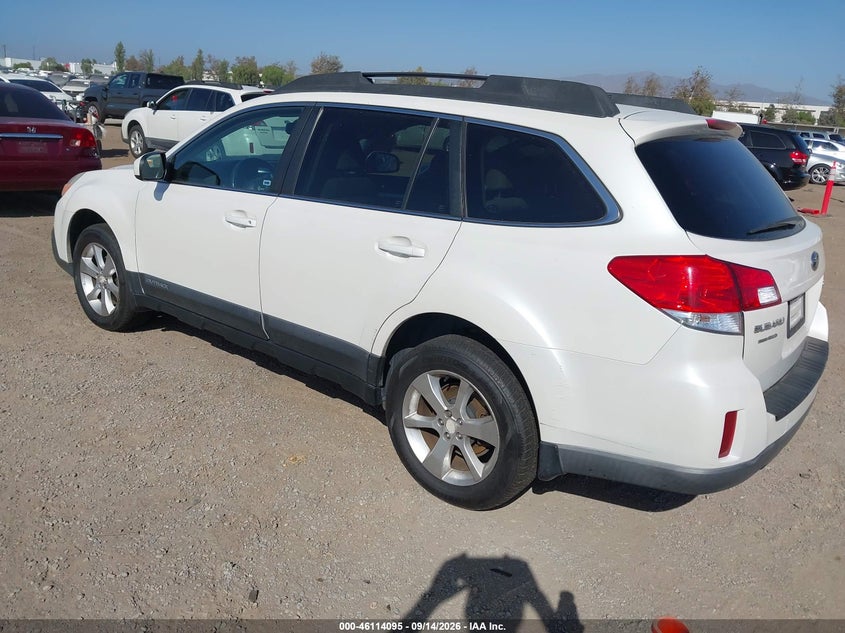 2013 SUBARU OUTBACK auction photo 3