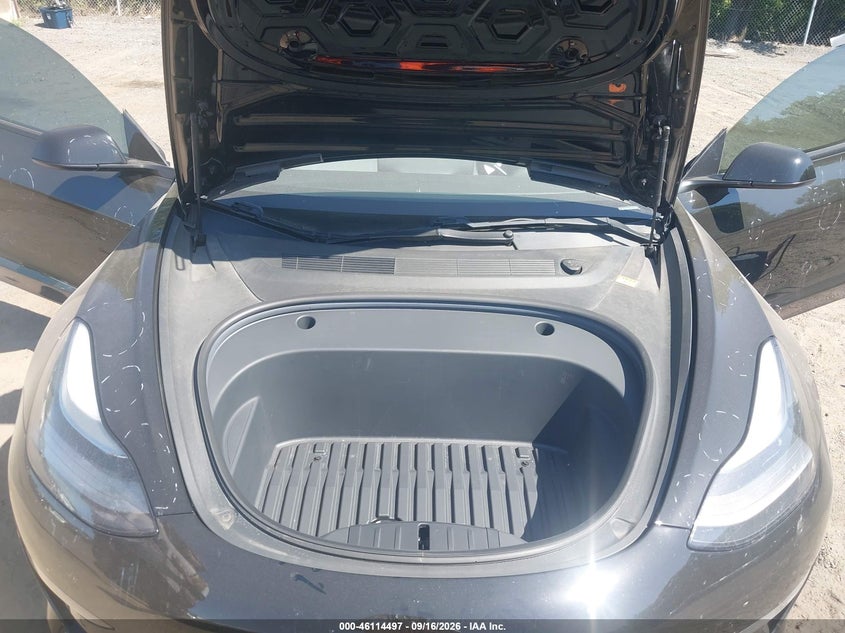 TESLA MODEL 3 - zdjęcie 10