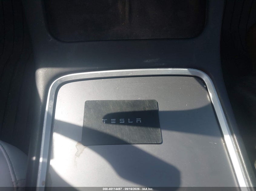 TESLA MODEL 3 - zdjęcie 11