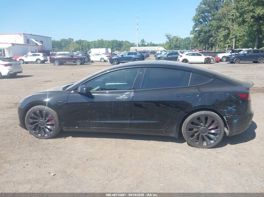 TESLA MODEL 3 - zdjęcie 14