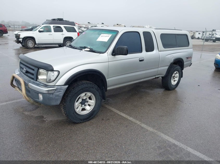 2000 Toyota Tacoma Base V6, Град, IAAI, VIN 4TAWN72N5YZ676749 — фото 2