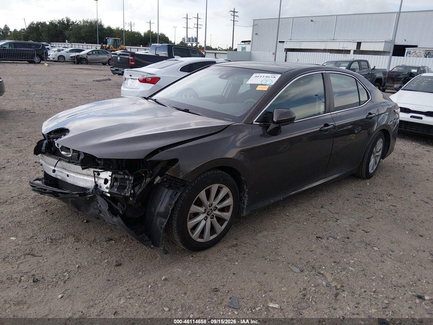 TOYOTA CAMRY - zdjęcie 2