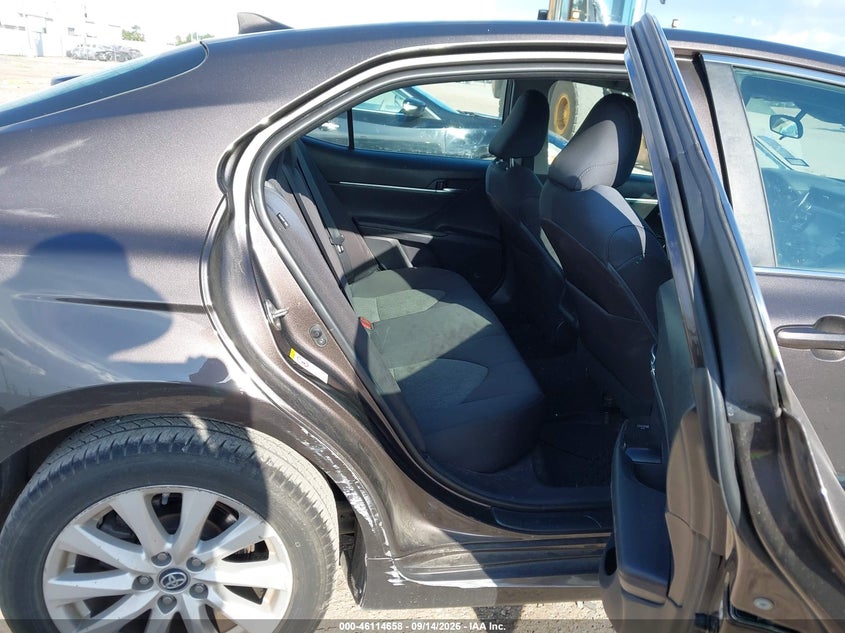 TOYOTA CAMRY - zdjęcie 8
