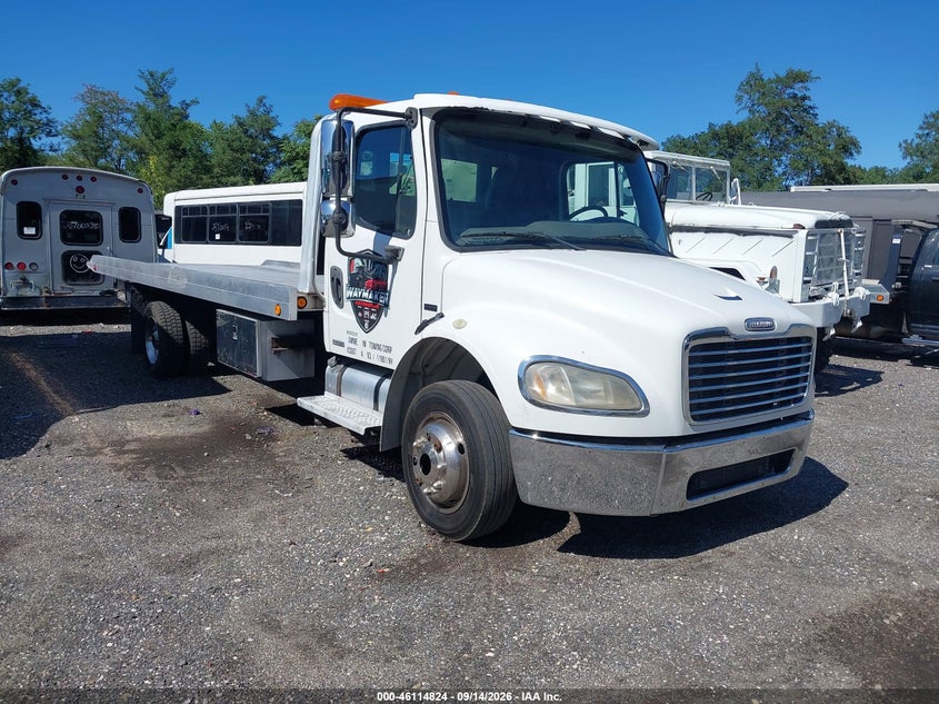 2005 FREIGHTLINER M2 auction photo 1