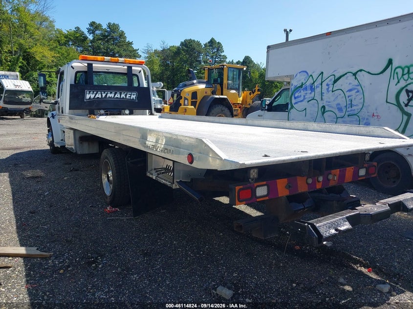 2005 FREIGHTLINER M2 auction photo 3