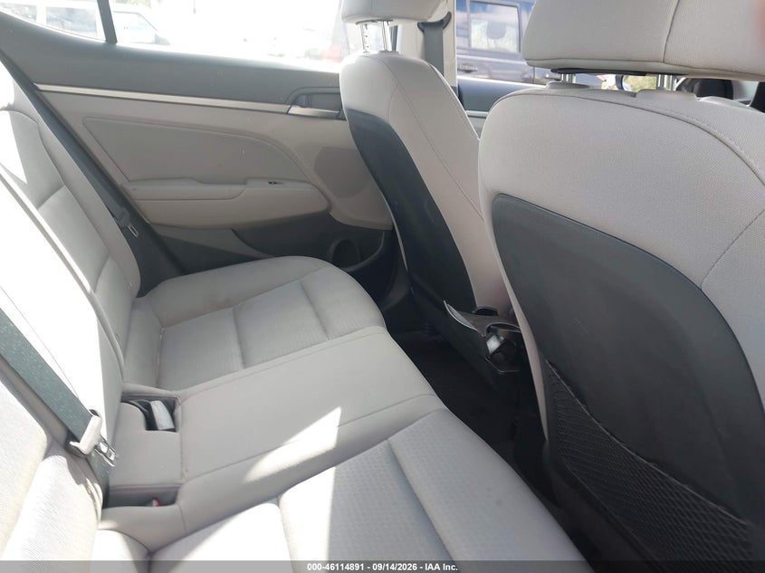 2018 HYUNDAI ELANTRA auction photo 8