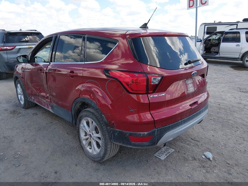 Vin: 1fmcu0gd4kua81439, lot: 46614616, ford escape se 20193