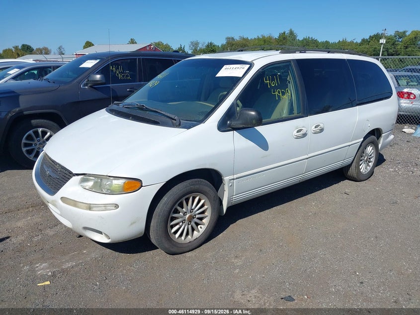 2000 CHRYSLER TOWN & COUNTRY auction photo 2