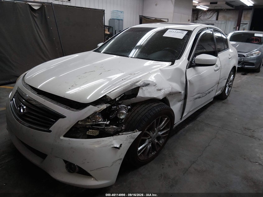 2013 Infiniti G, Левый бок, IAAI, VIN JN1CV6AP1DM713620 — фото 2