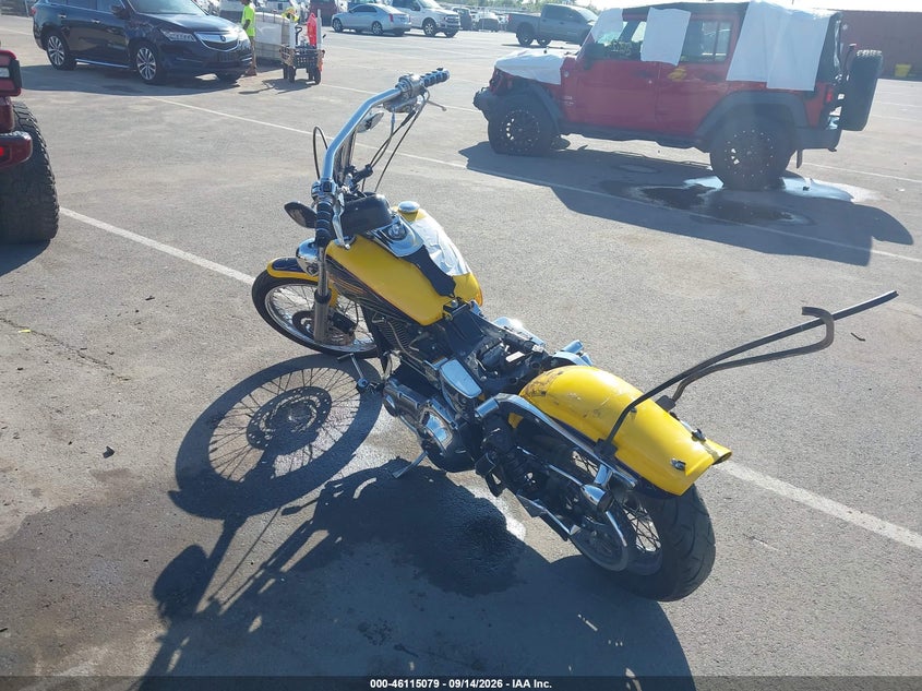 HARLEY-DAVIDSON FXDWGI 2004