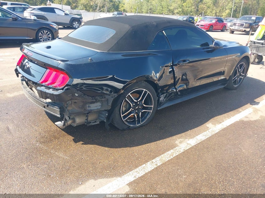 FORD MUSTANG - zdjęcie 4