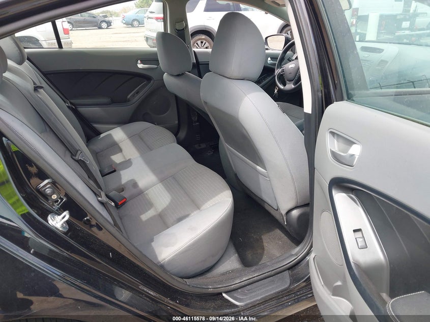 2017 KIA FORTE auction photo 8