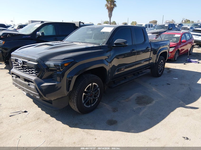 2024 Toyota Tacoma, Right Side, IAAI, VIN 3TMLB5JN4RM086020 — photo 2