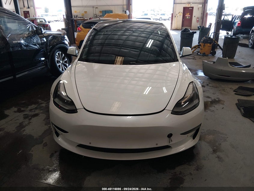 TESLA MODEL 3 - zdjęcie 13