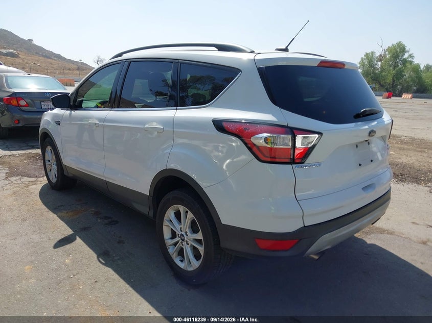 Vin: 1fmcu9gd8jud07890, lot: 46615955, ford escape se 20183