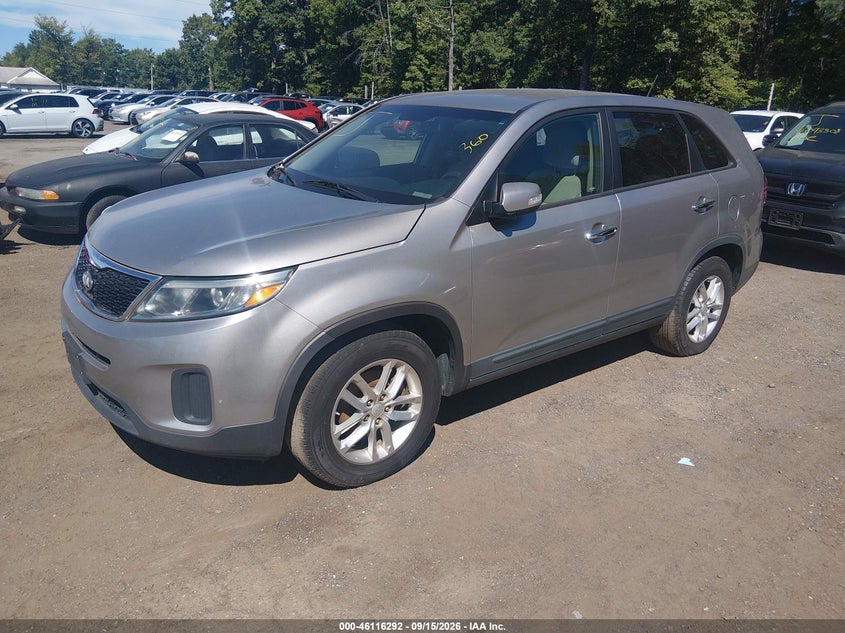 2014 KIA SORENTO auction photo 2
