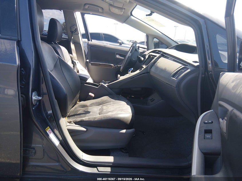 2011 TOYOTA PRIUS auction photo 5
