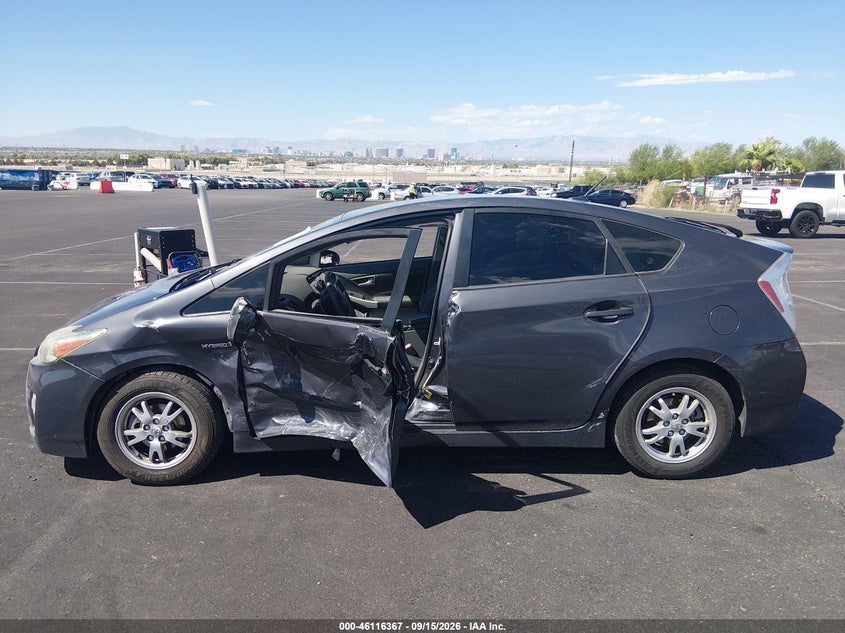 2011 TOYOTA PRIUS auction photo 6