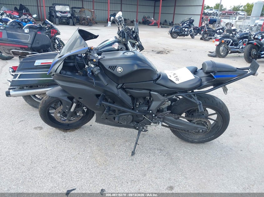 YAMAHA YZFR7 2024