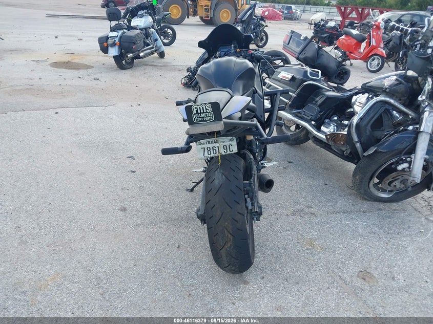 YAMAHA YZFR7 2024