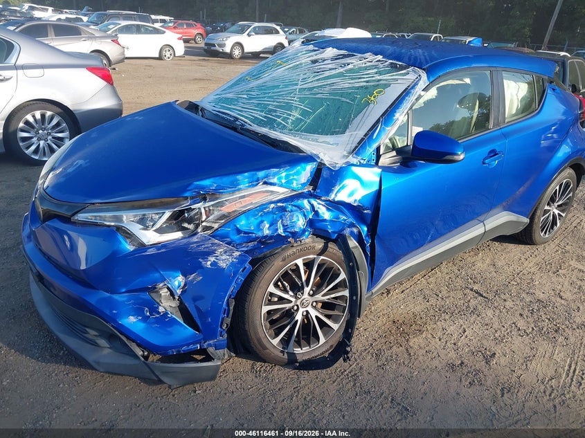 2019 TOYOTA C-HR auction photo 6