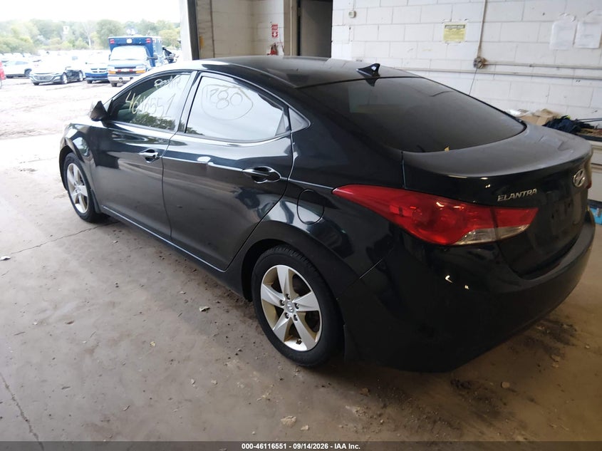 2013 HYUNDAI ELANTRA auction photo 3