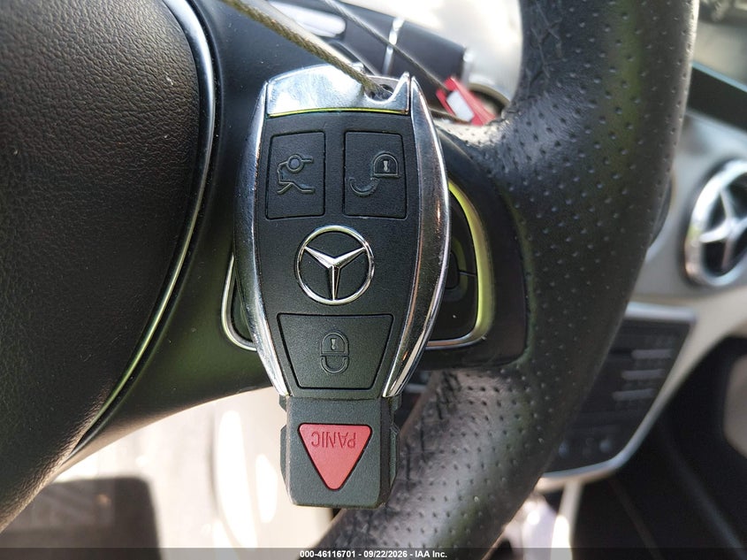 MERCEDES-BENZ GLA 250 - zdjęcie 11