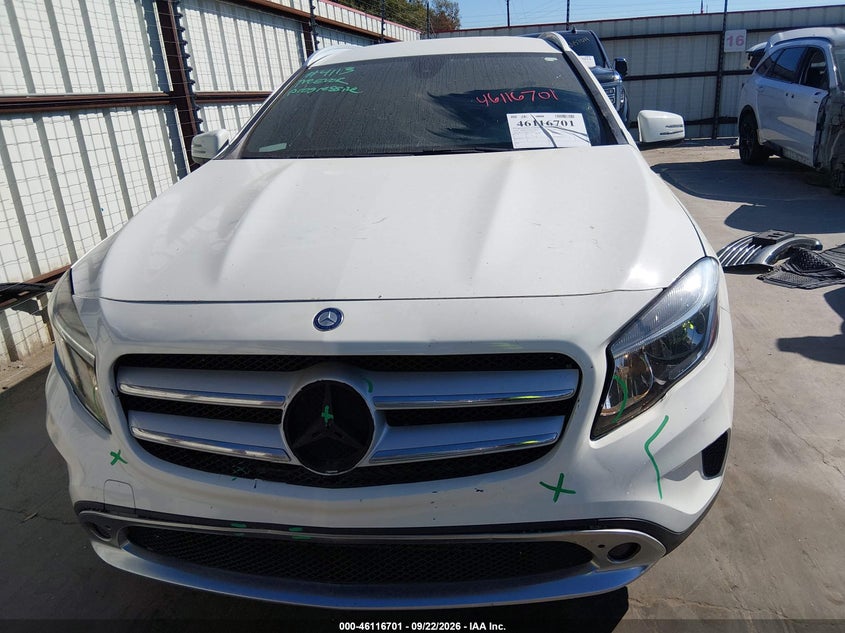 MERCEDES-BENZ GLA 250 - zdjęcie 12