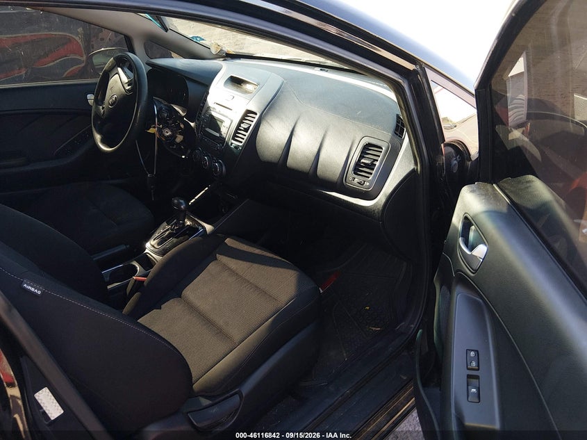 2017 KIA FORTE auction photo 5