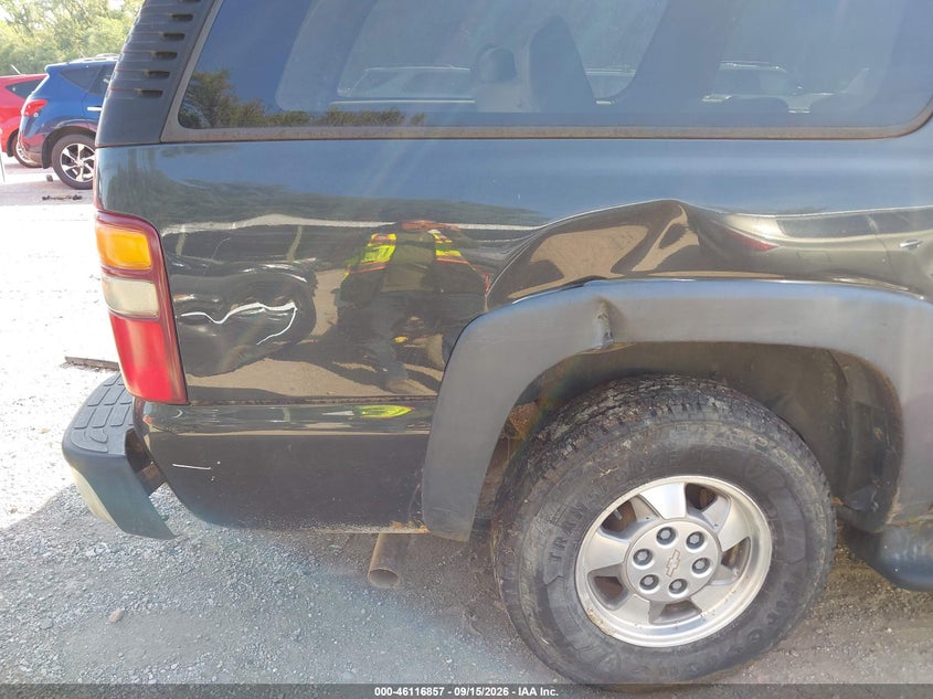 2003 CHEVROLET SUBURBAN 1500 auction photo 6